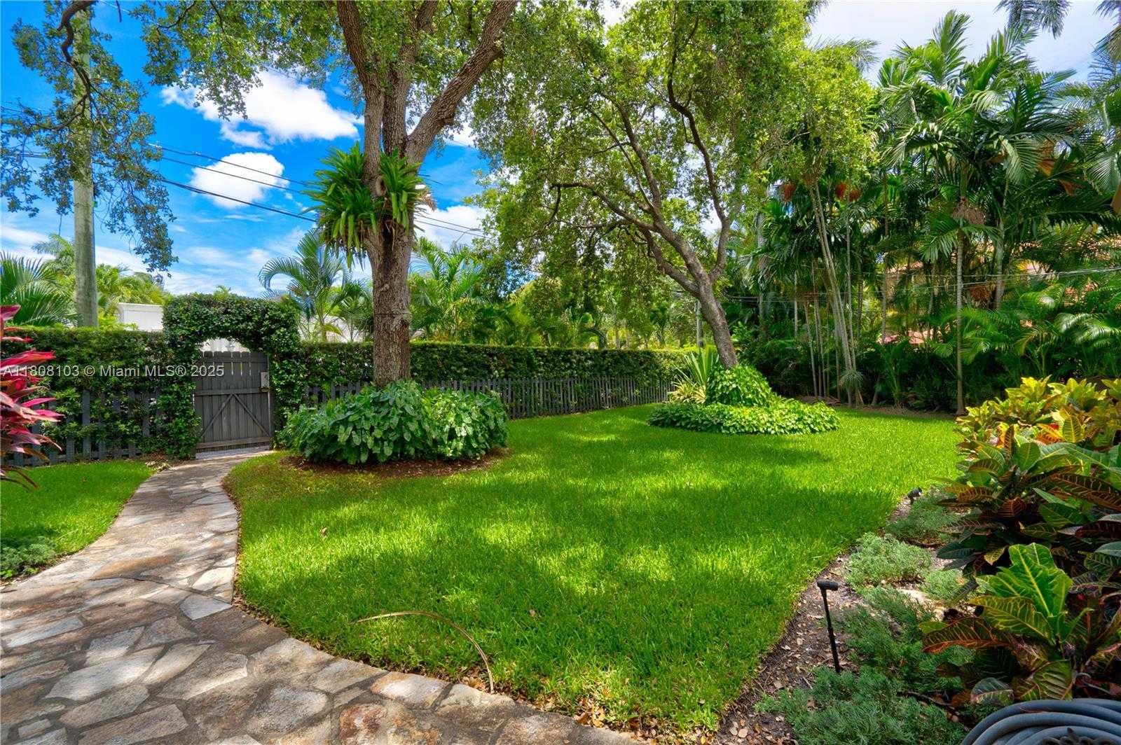 Small Image of 228 SOUTH WEST 31ST RD, Miami Number 5