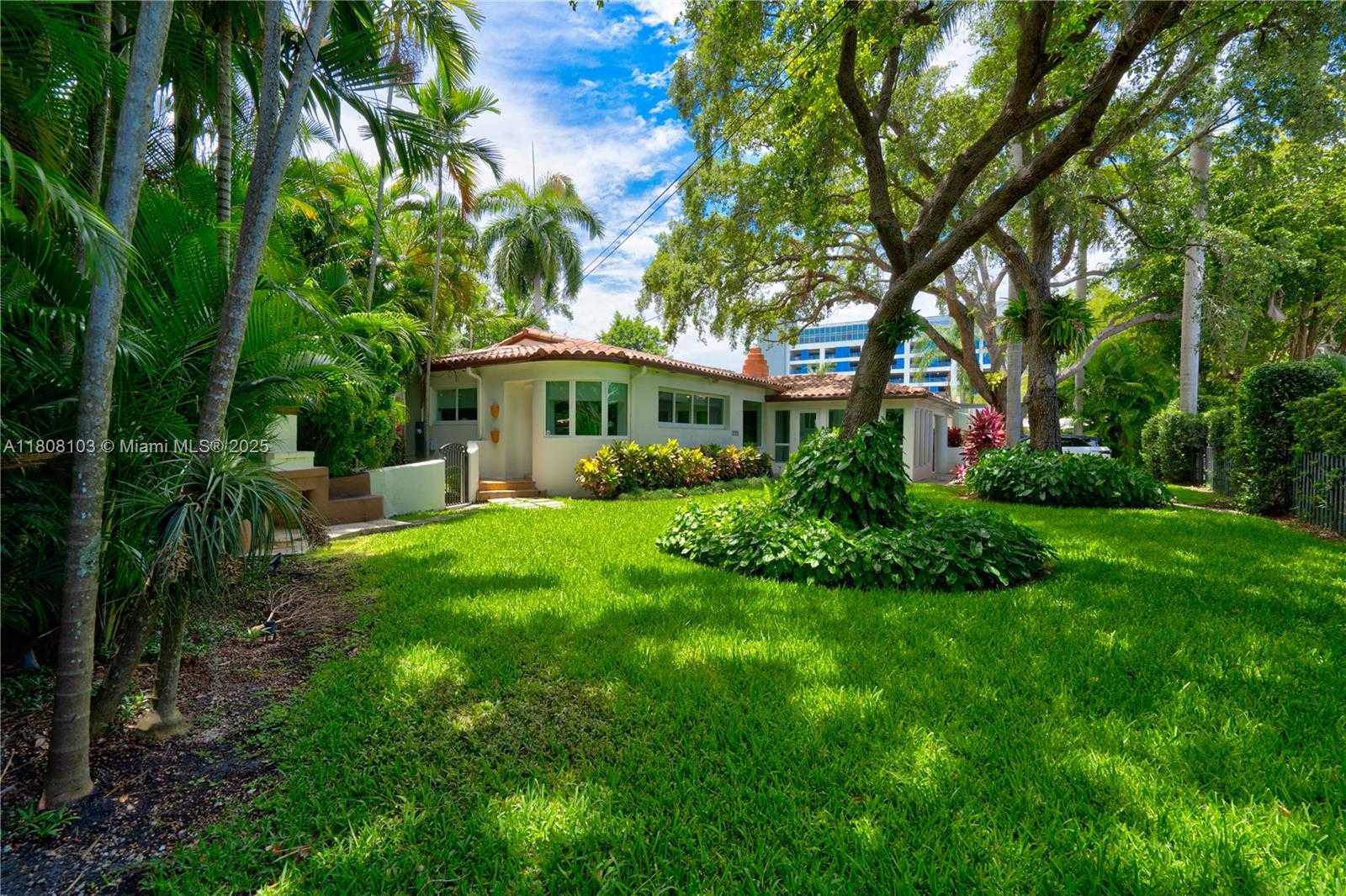Small Image of 228 SOUTH WEST 31ST RD, Miami Number 8
