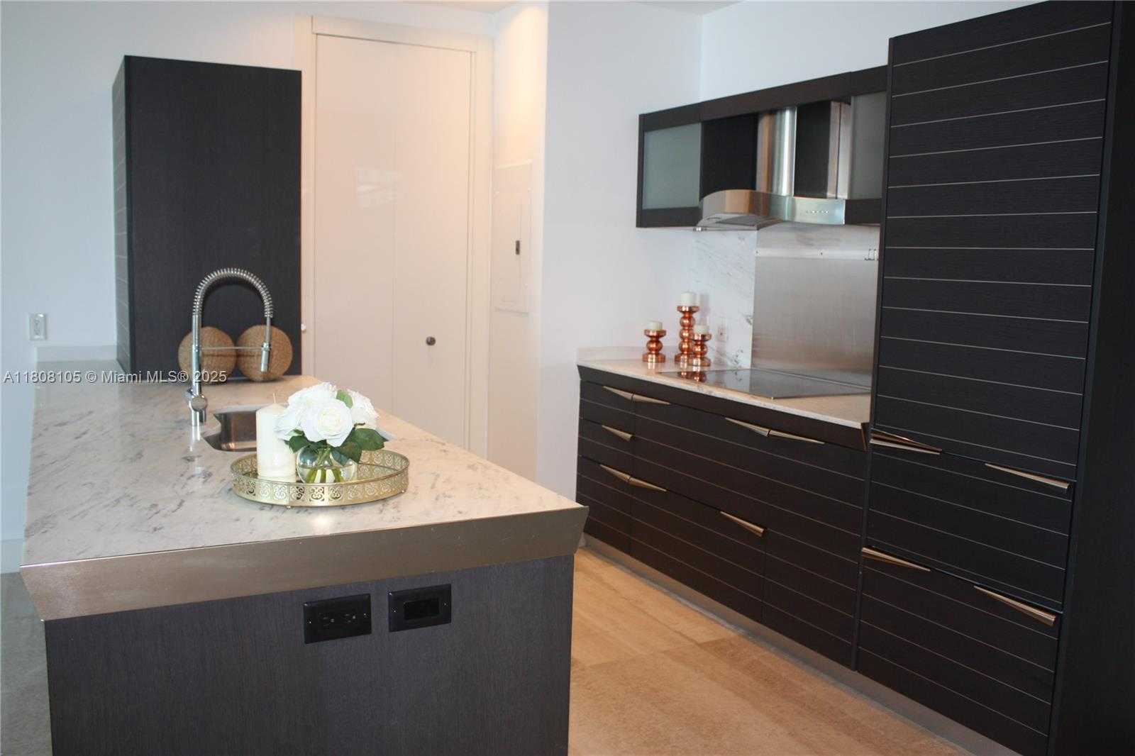 Small Image of 200 BISCAYNE BOULEVARD WAY #4709, Miami Number 2