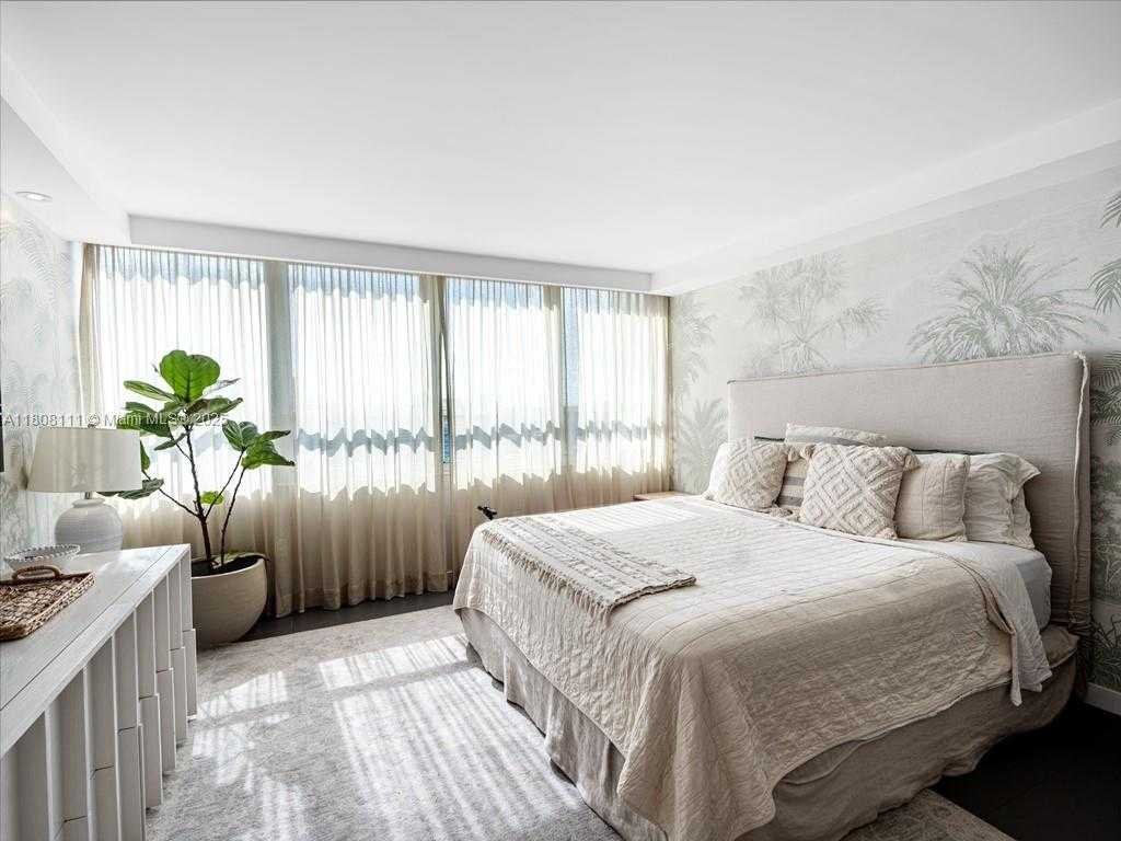 Small Image of 11 ISLAND AVE #1712, Miami Beach Number 14