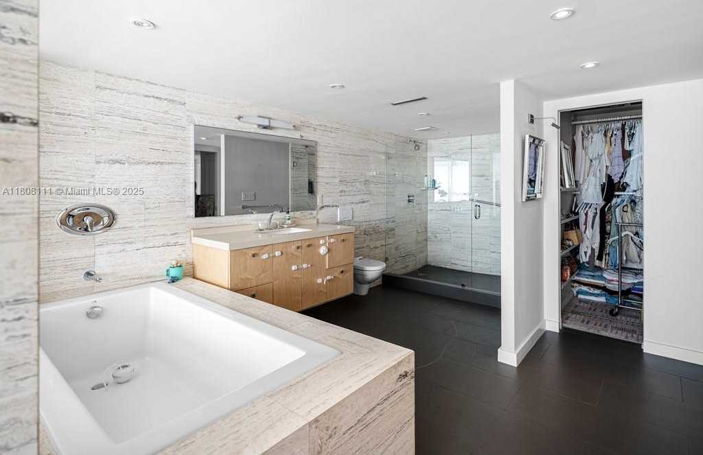Small Image of 11 ISLAND AVE #1712, Miami Beach Number 17