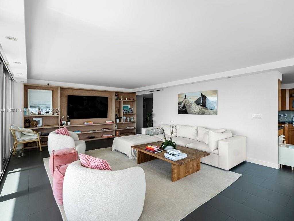 Small Image of 11 ISLAND AVE #1712, Miami Beach Number 6