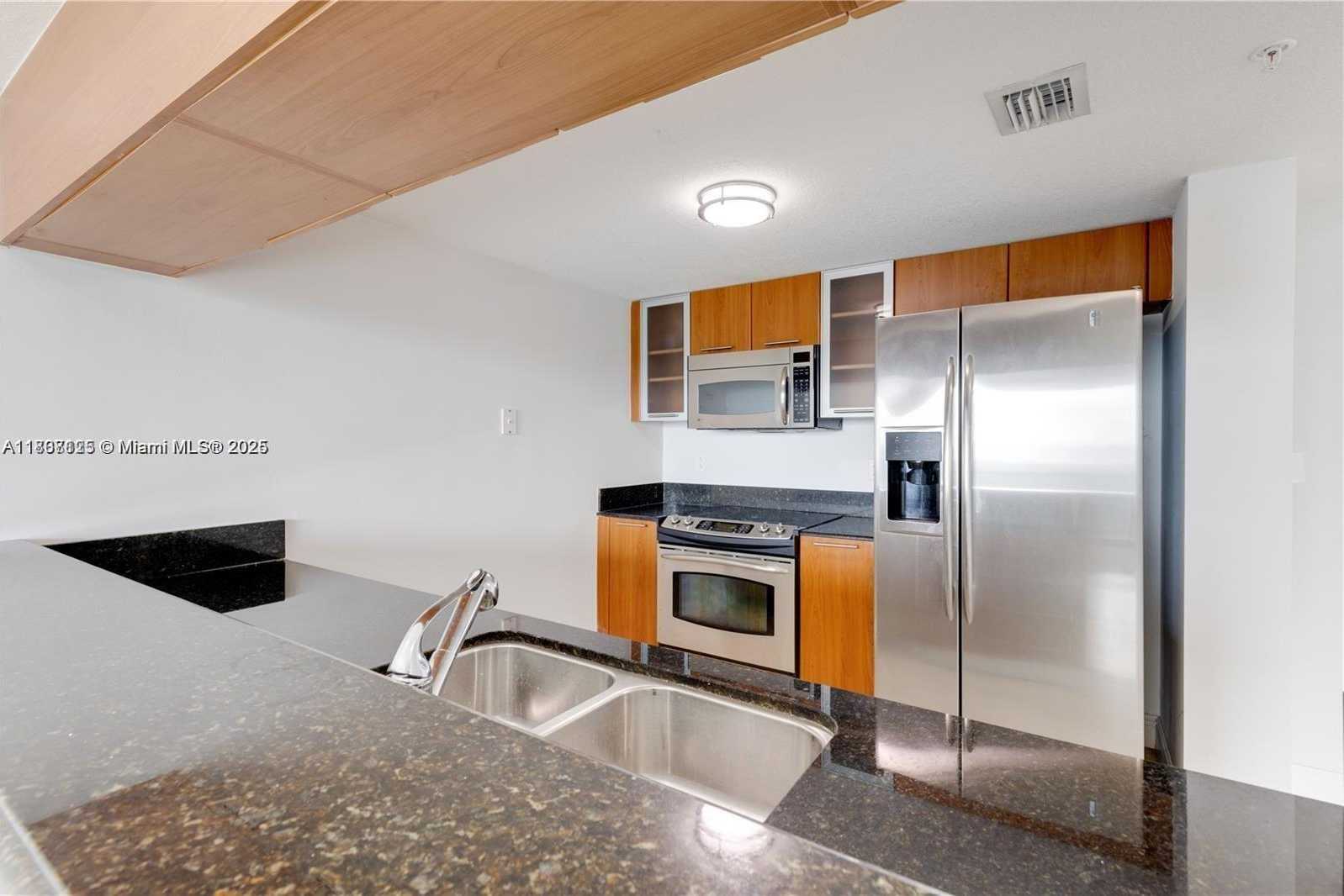 Small Image of 1800 NORTH BAYSHORE DR #2510, Miami Number 11