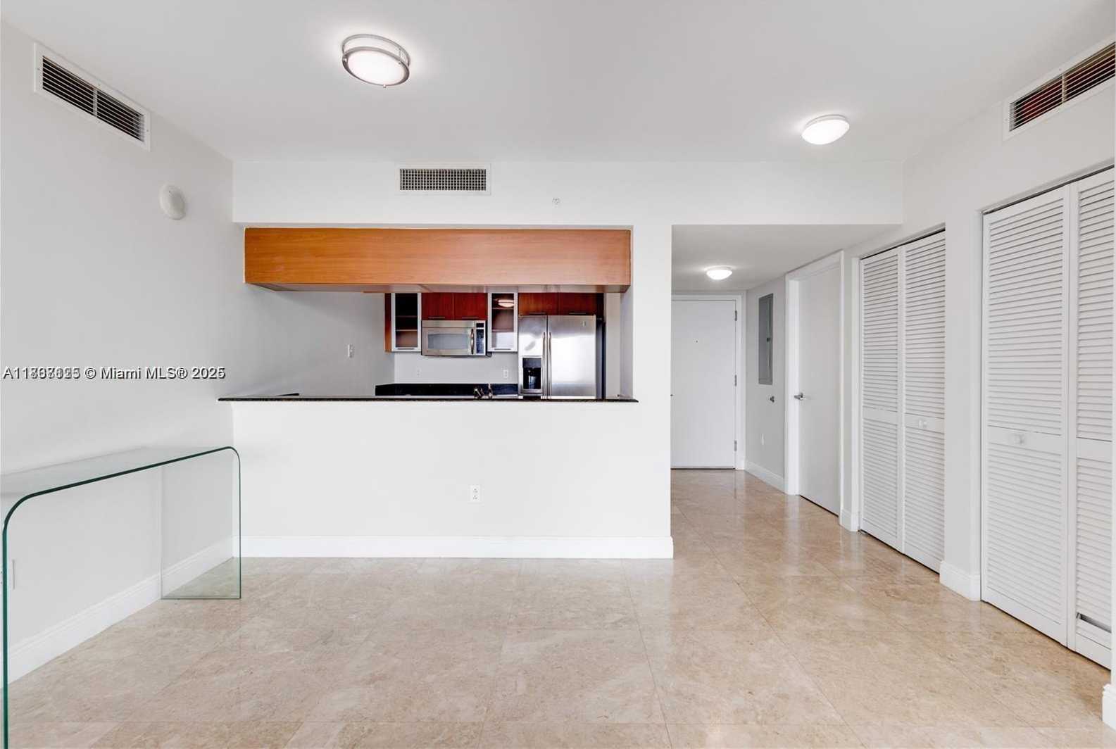Small Image of 1800 NORTH BAYSHORE DR #2510, Miami Number 13