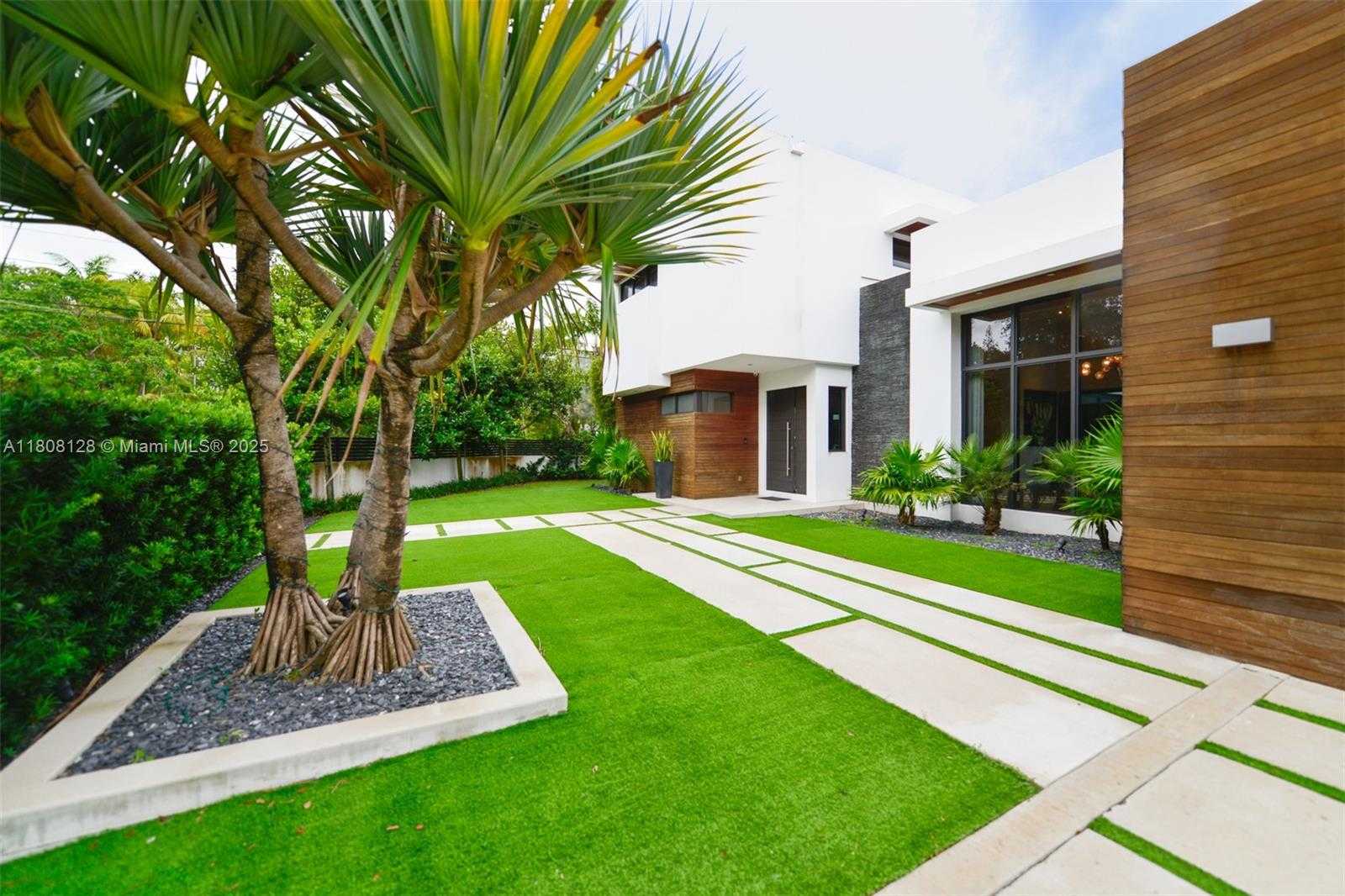 Small Image of 7940 SOUTH WEST 58TH CT #N/A, South Miami Number 4