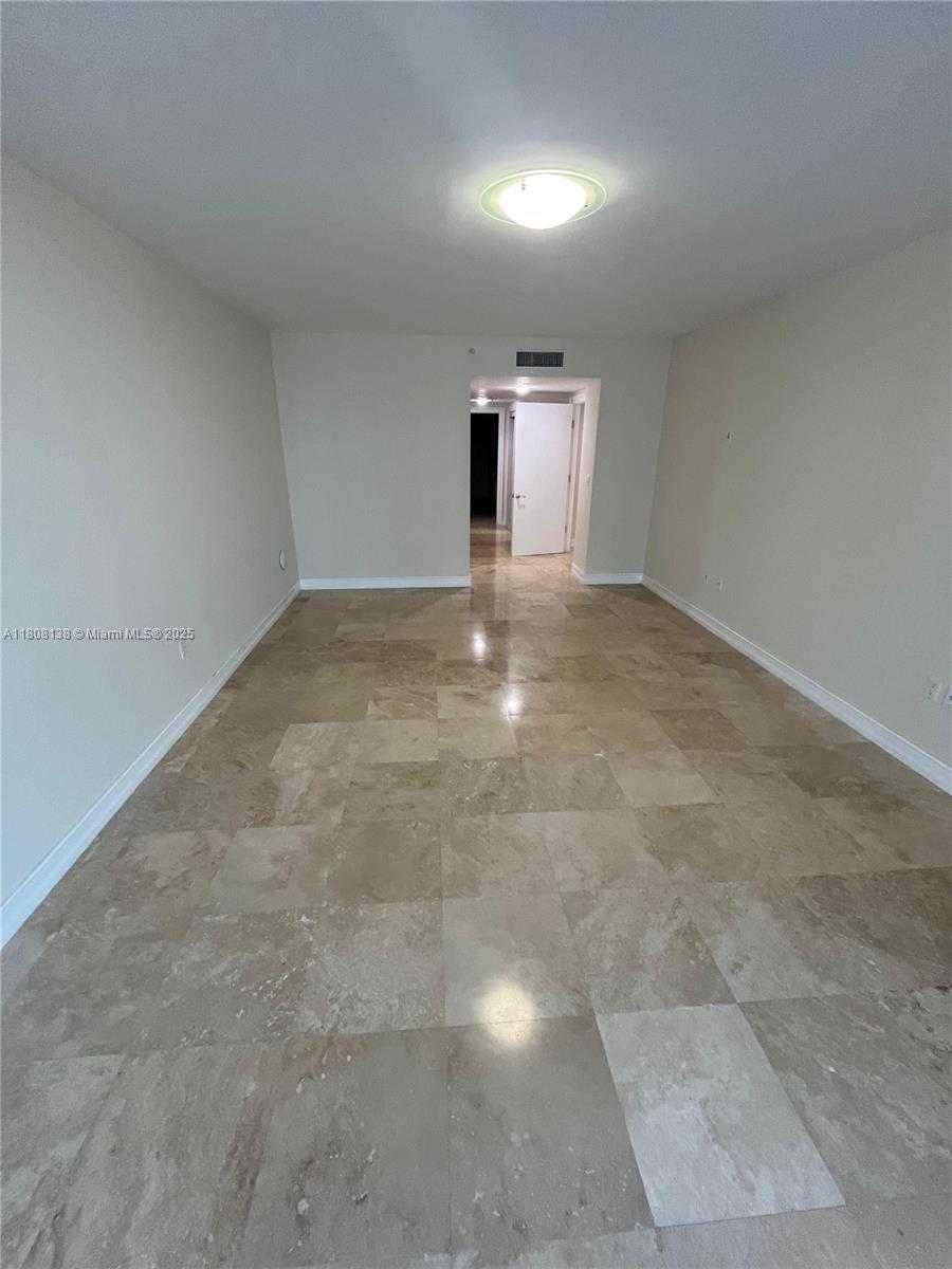 Small Image of 20201 EAST COUNTRY CLUB DR #2203, Aventura Number 2