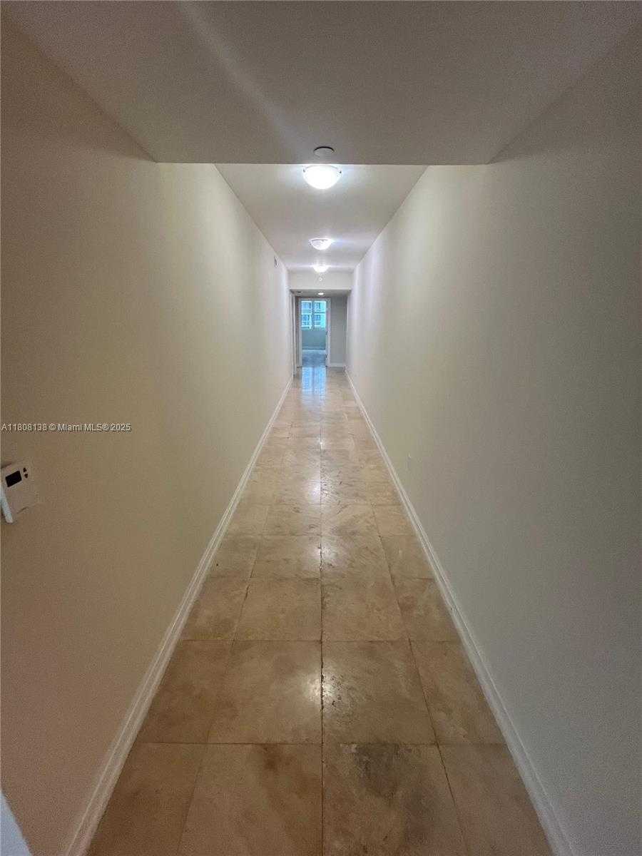 Small Image of 20201 EAST COUNTRY CLUB DR #2203, Aventura Number 3