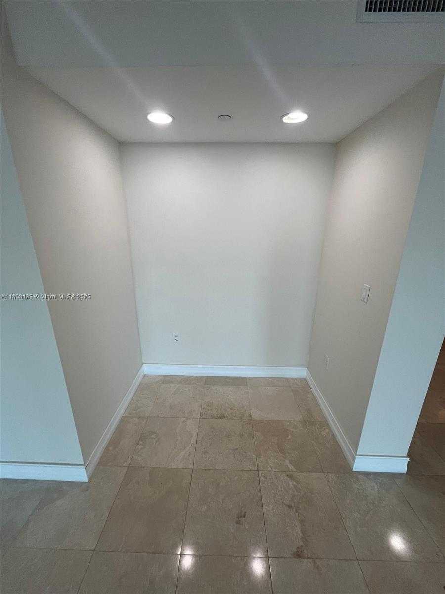 Small Image of 20201 EAST COUNTRY CLUB DR #2203, Aventura Number 5