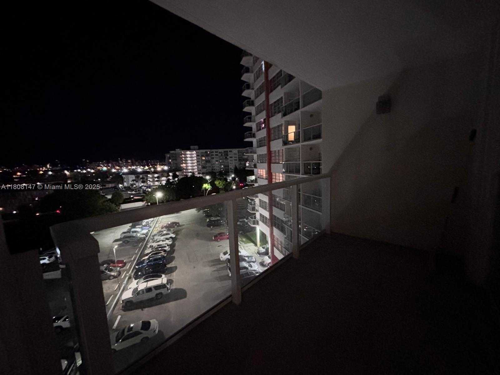Small Image of 1351 NORTH EAST MIAMI GARDENS DR #604E, Miami Number 3