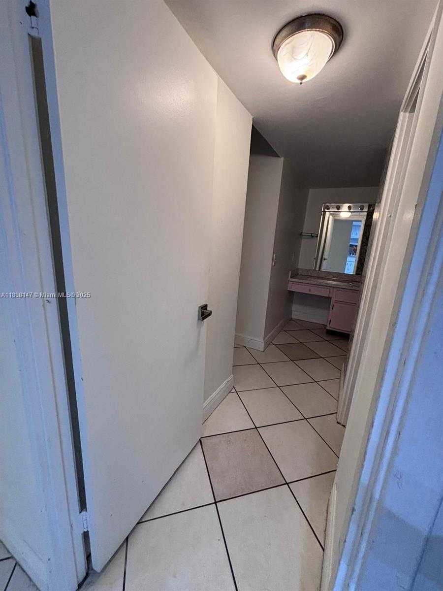 Small Image of 1351 NORTH EAST MIAMI GARDENS DR #604E, Miami Number 6