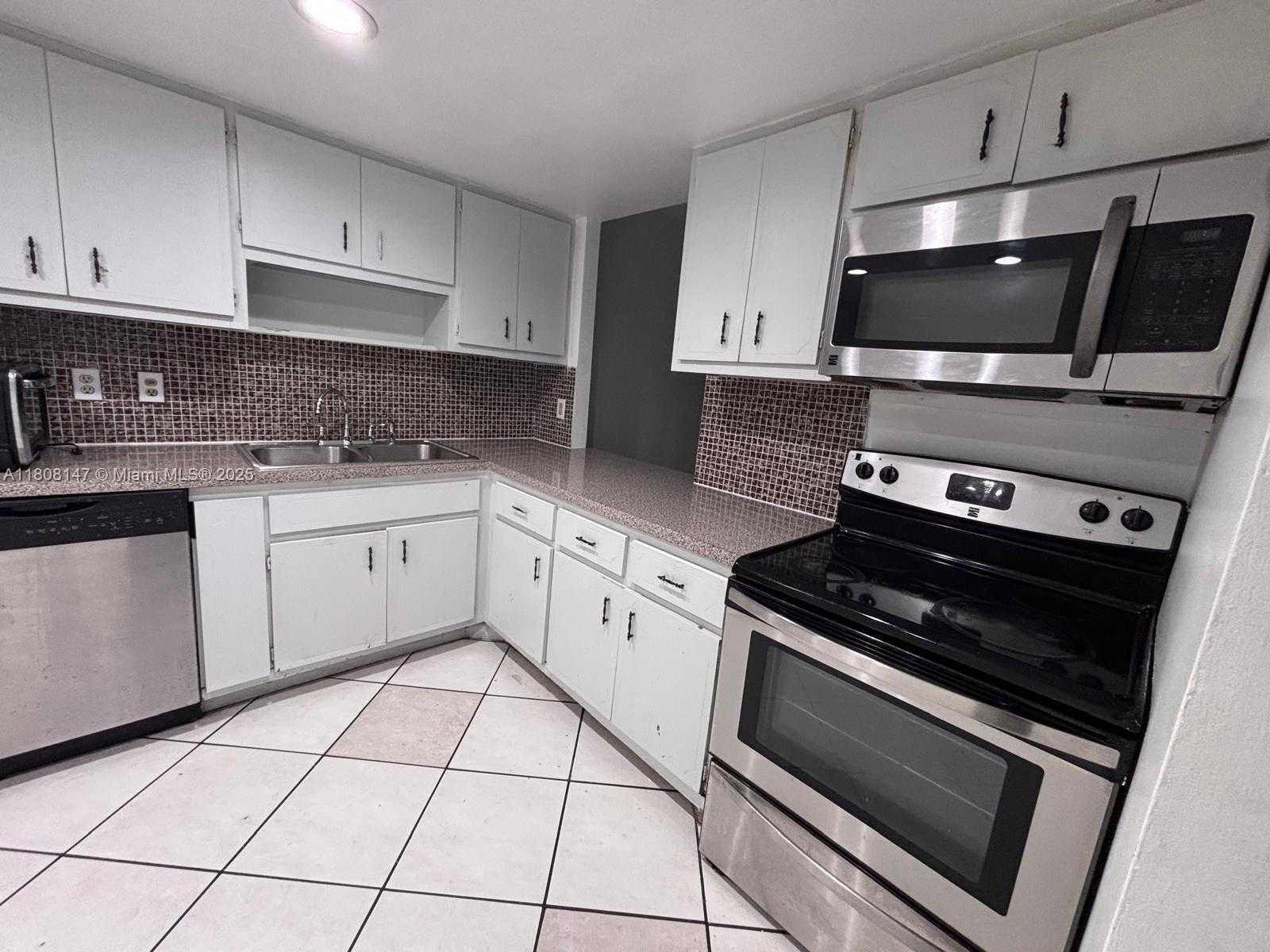 Small Image of 1351 NORTH EAST MIAMI GARDENS DR #604E, Miami Number 7
