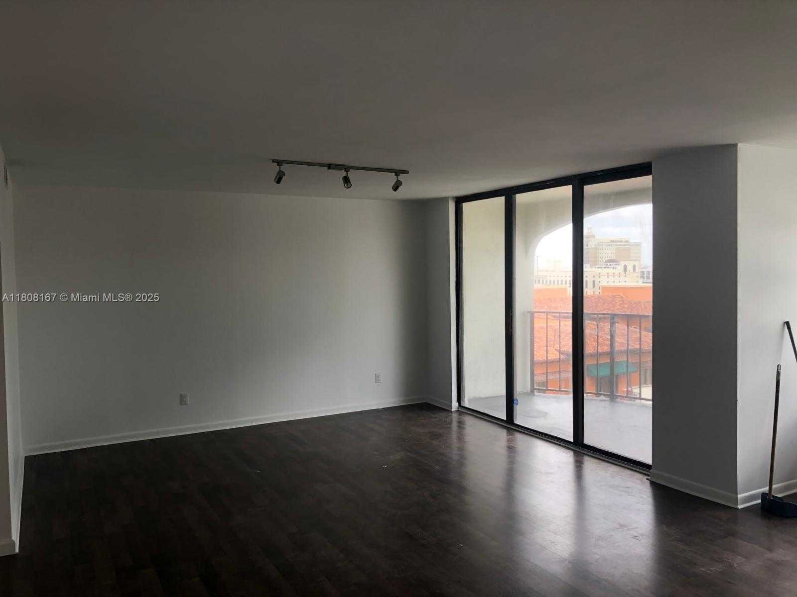 Small Image of 66 VALENCIA AVE #PH1C, Coral Gables Number 11