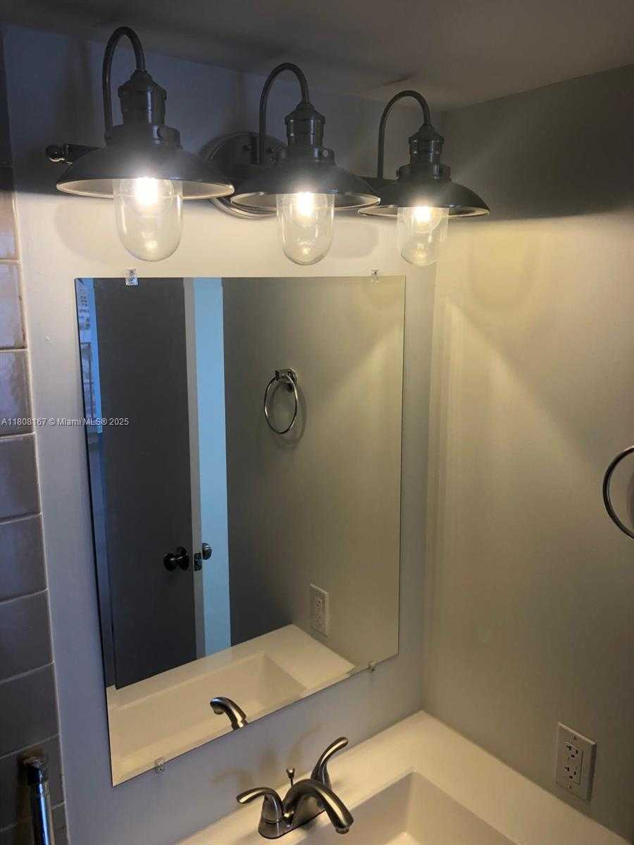 Small Image of 66 VALENCIA AVE #PH1C, Coral Gables Number 14