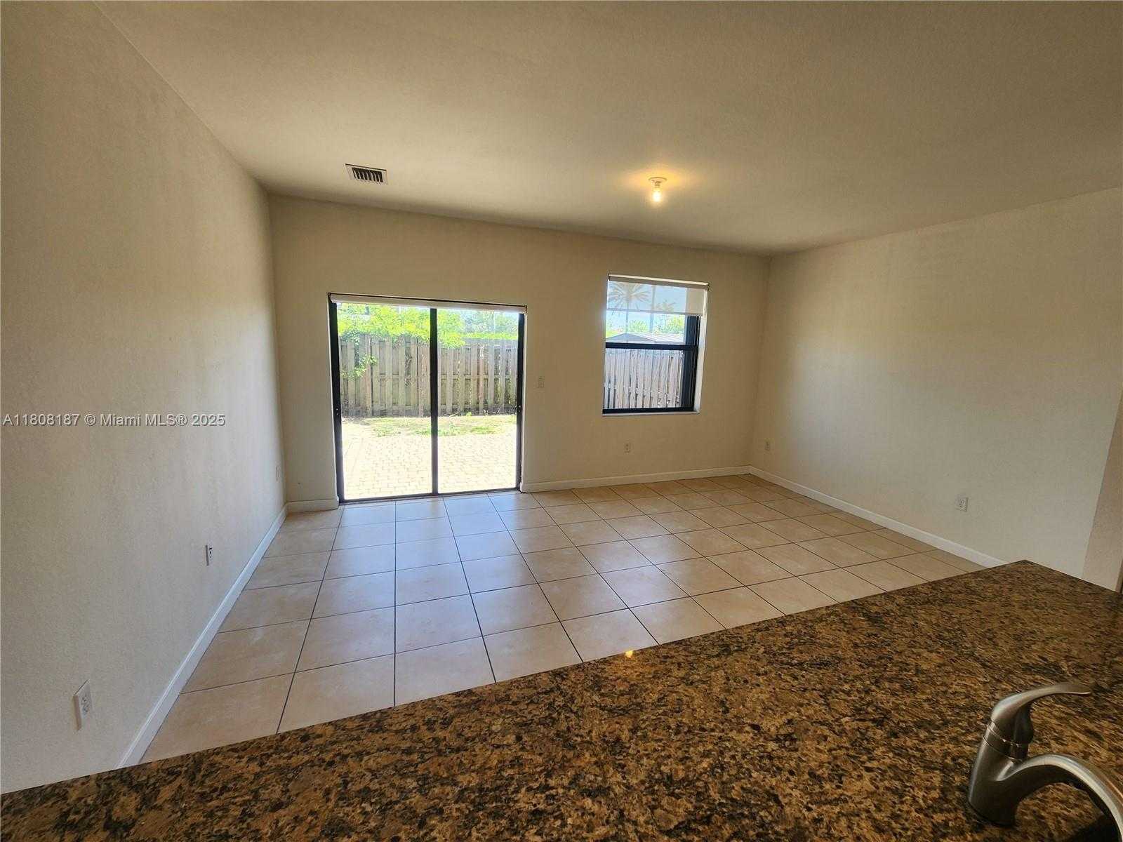 Small Image of 11549 SOUTH WEST 248 TER, Miami Number 4