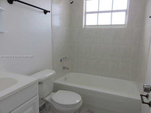 Small Image of 435 EAST 52ND ST, Hialeah Number 21