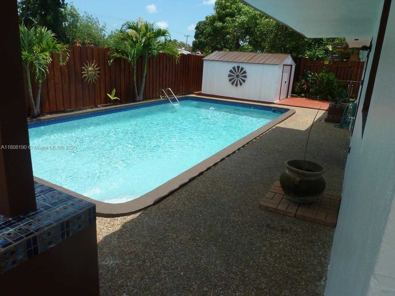 Small Image of 435 EAST 52ND ST, Hialeah Number 28