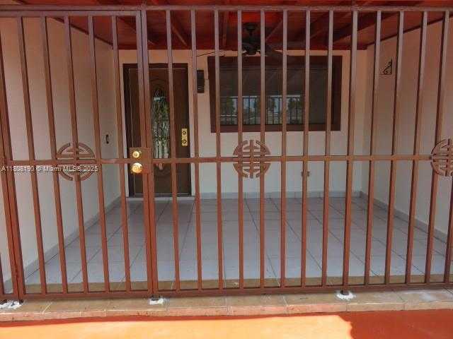 Small Image of 435 EAST 52ND ST, Hialeah Number 4