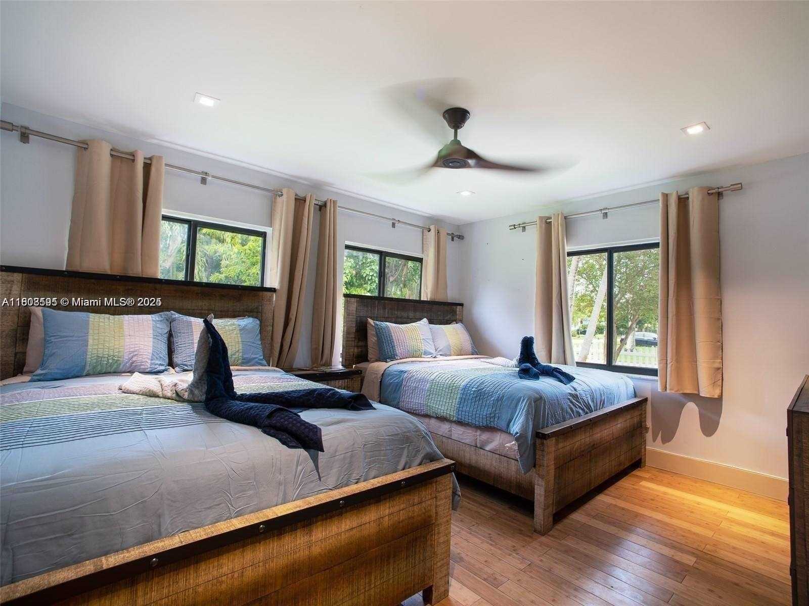 Small Image of 1606 WILEY ST, Hollywood Number 10