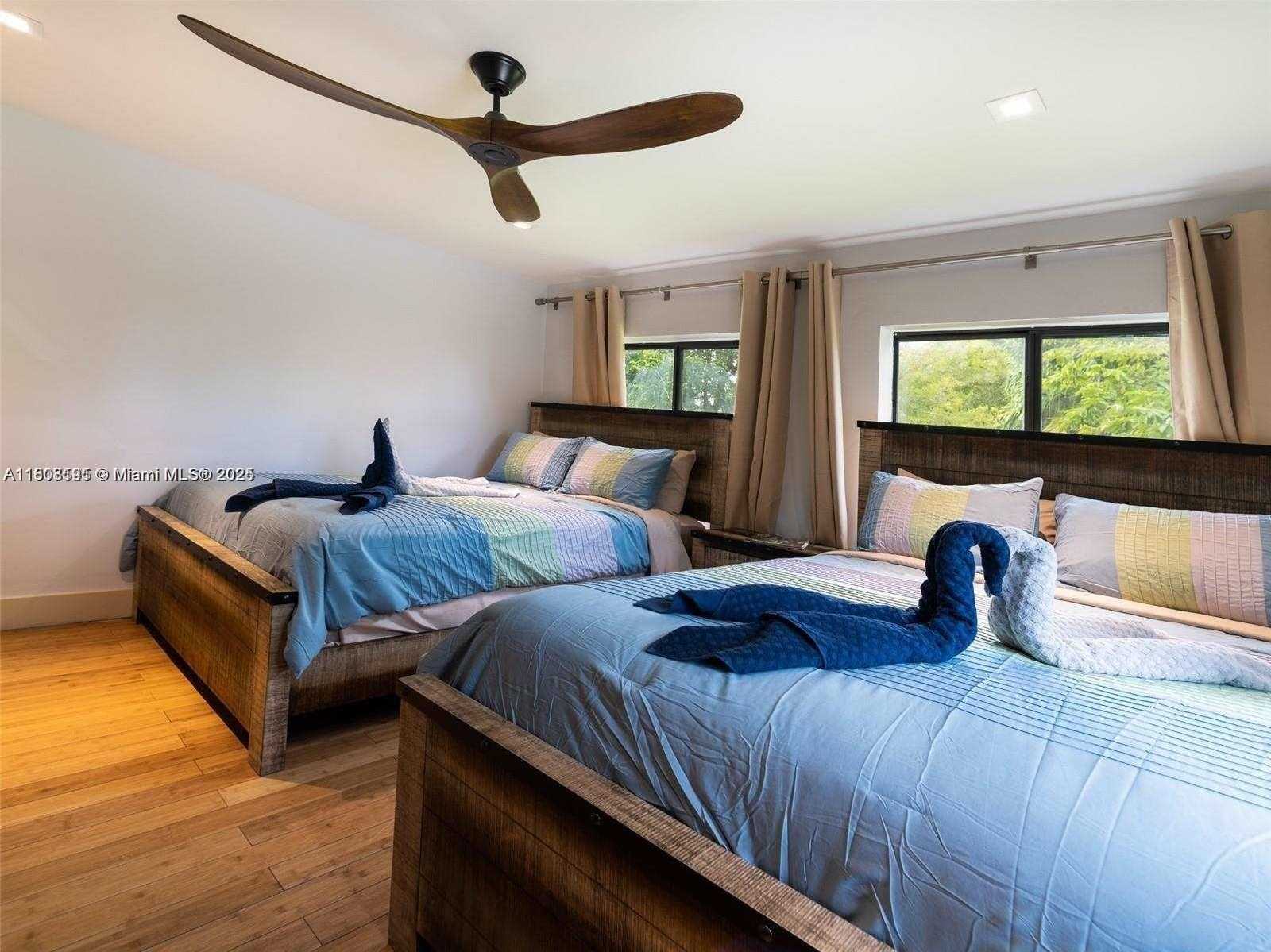 Small Image of 1606 WILEY ST, Hollywood Number 11