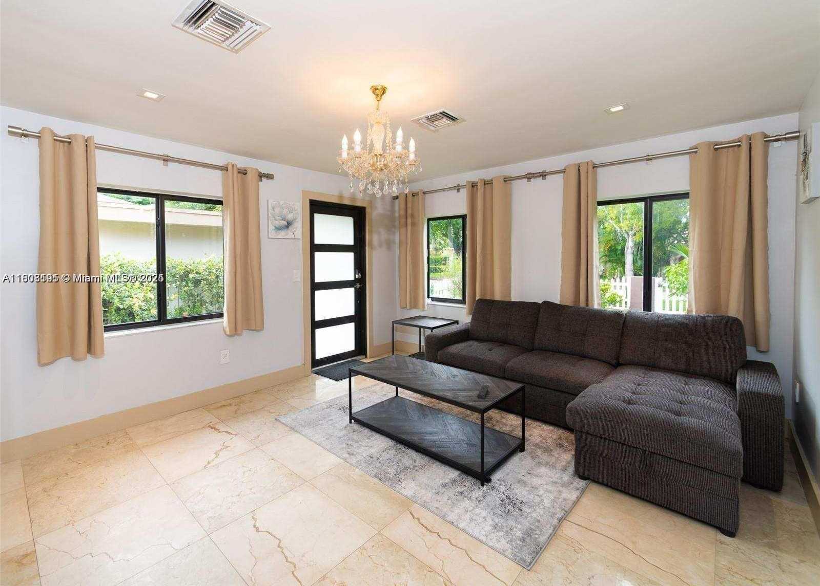 Small Image of 1606 WILEY ST, Hollywood Number 13