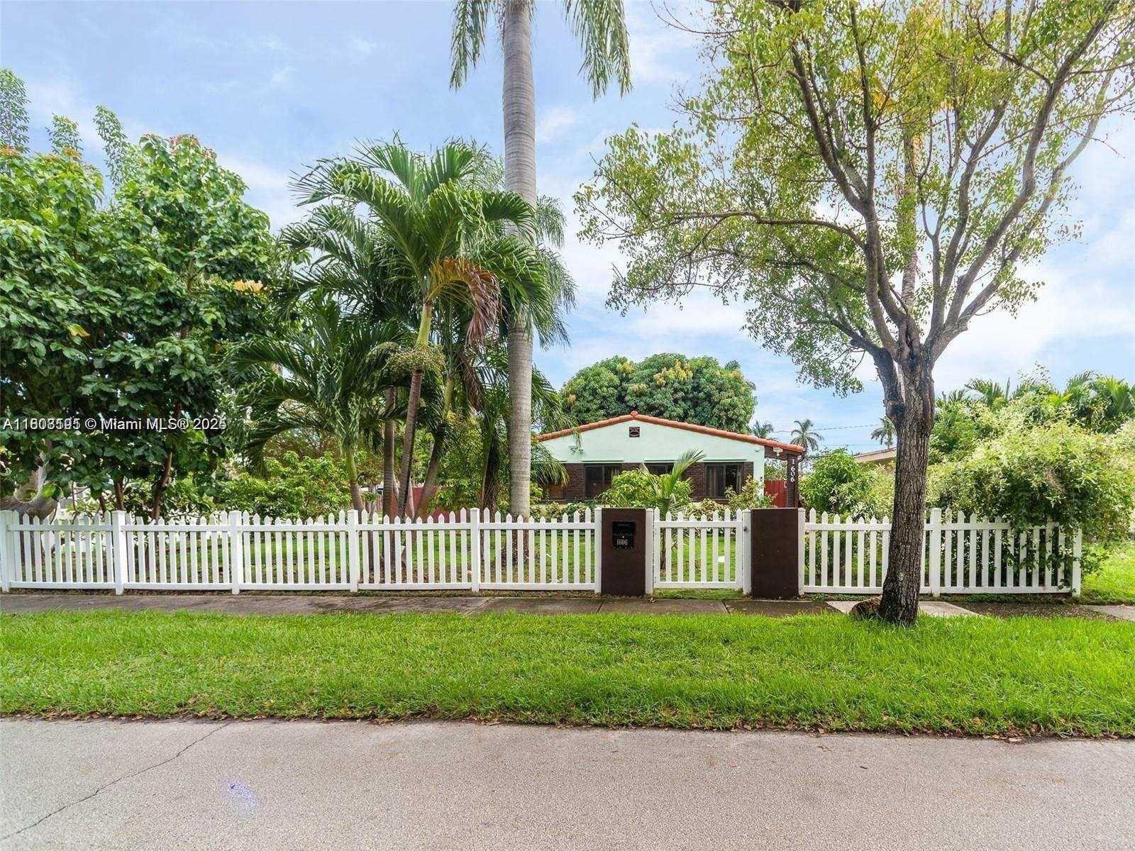 Small Image of 1606 WILEY ST, Hollywood Number 4