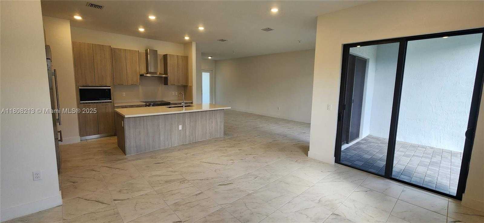 Small Image of 8314 SOUTH WEST 120TH TERRACE, Miami Number 4