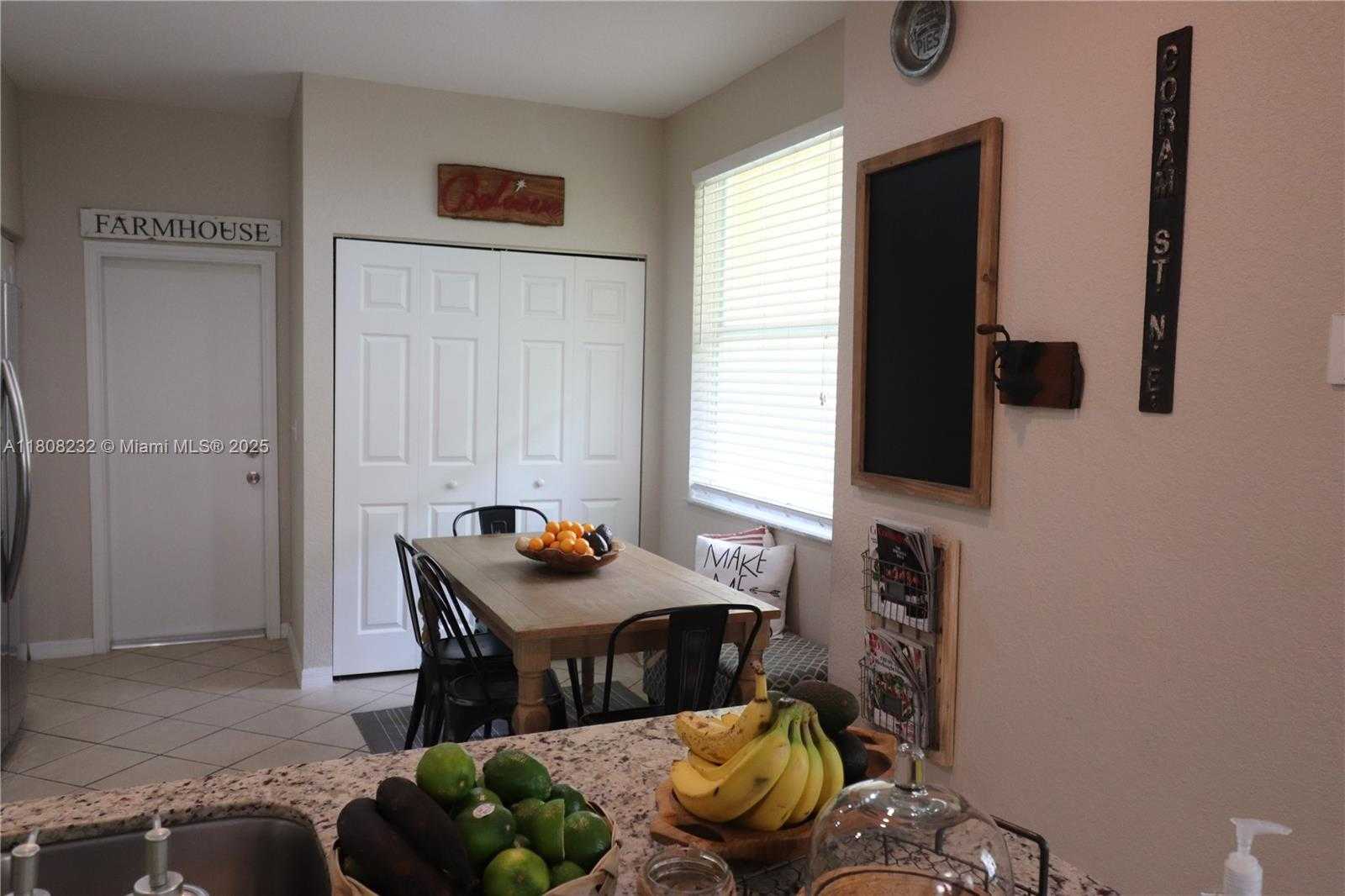 Small Image of 2076 HACIENDA TER #2076, Weston Number 10