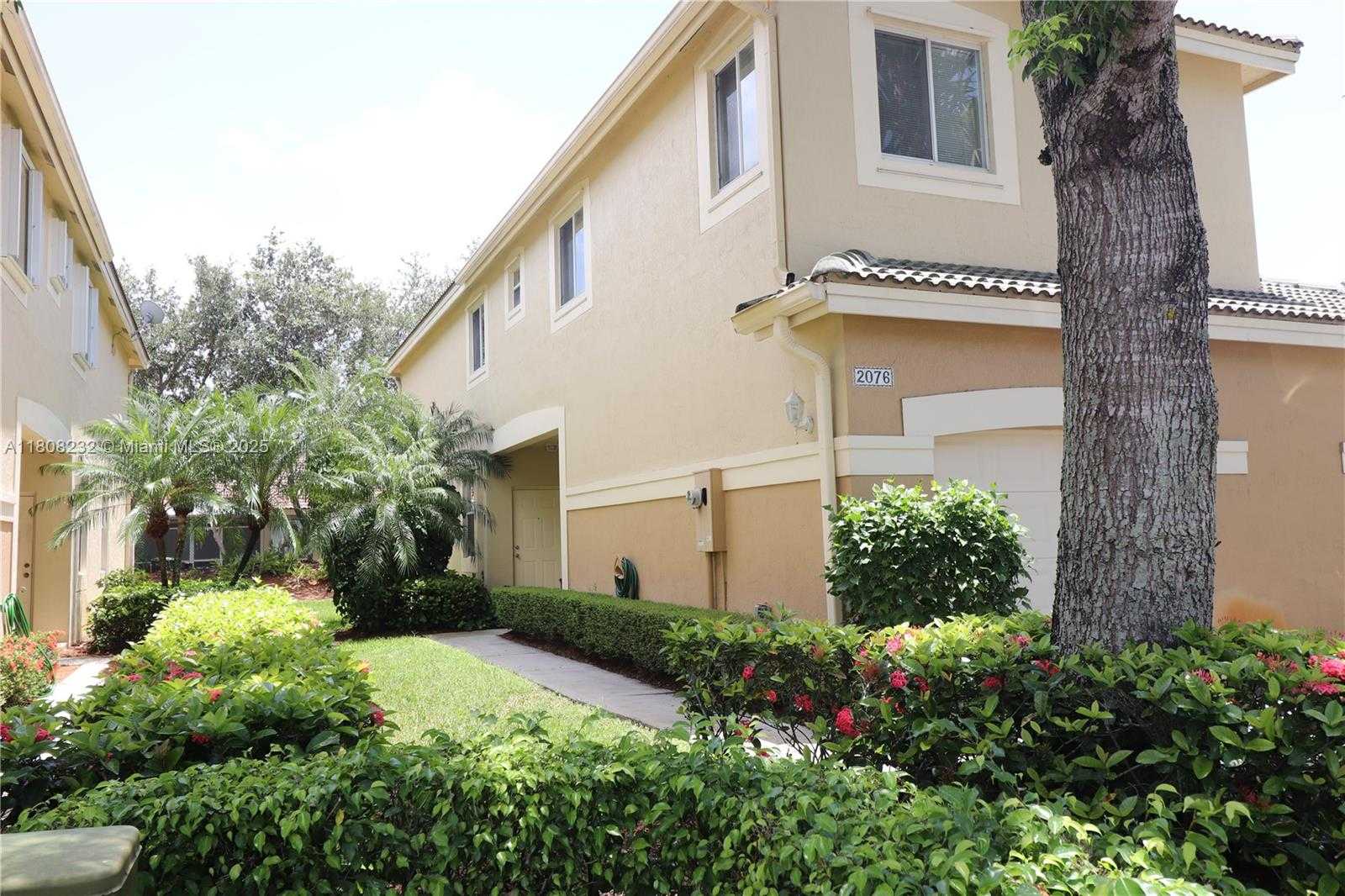 Small Image of 2076 HACIENDA TER #2076, Weston Number 12