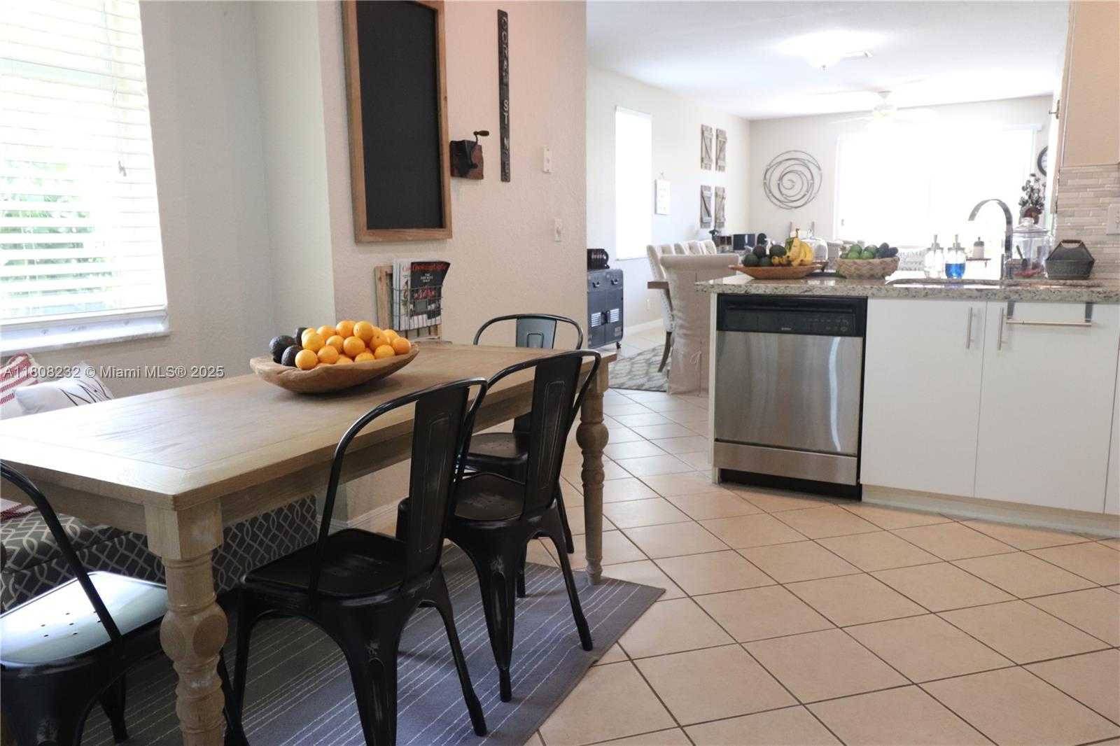 Small Image of 2076 HACIENDA TER #2076, Weston Number 17