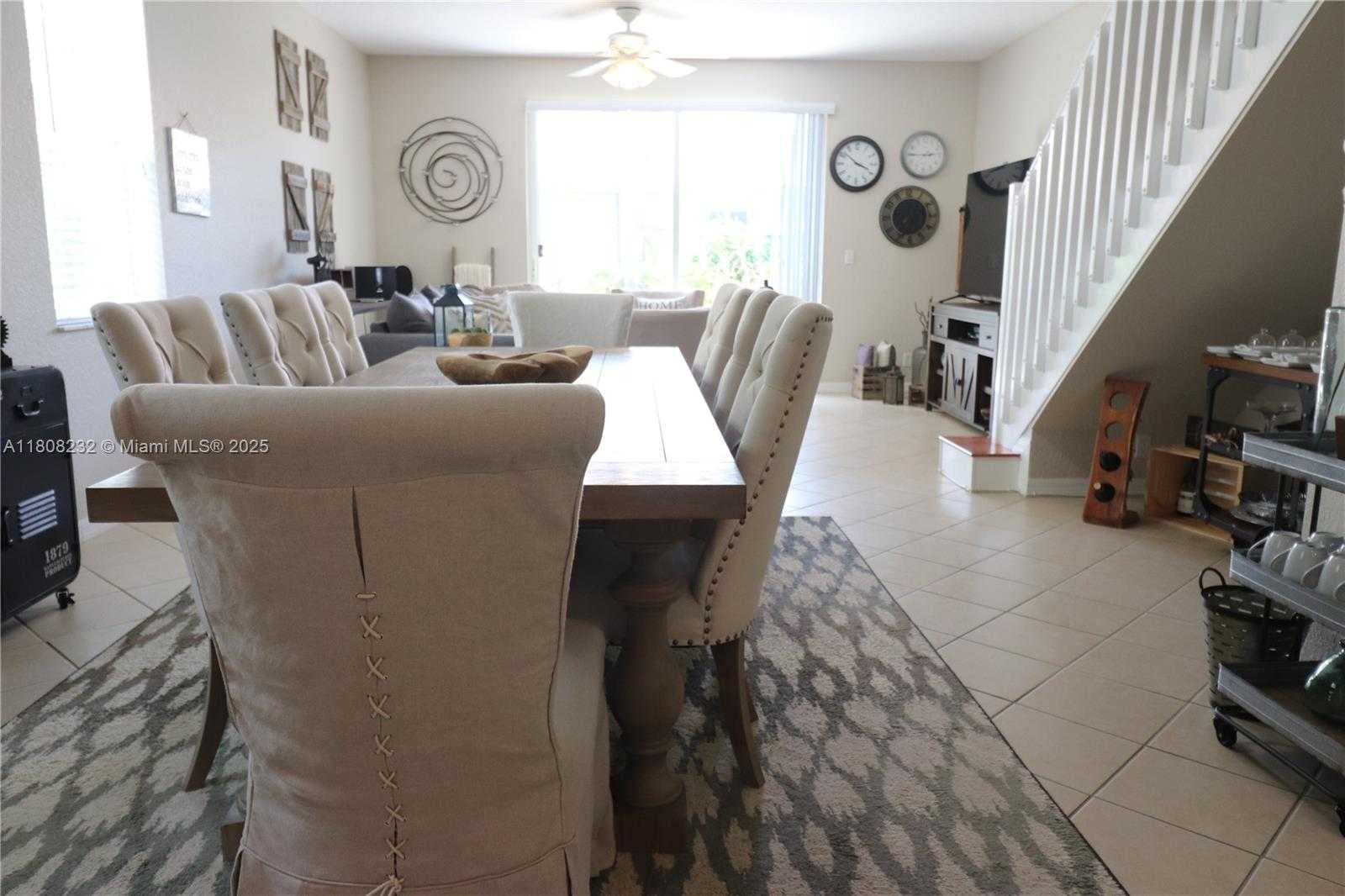 Small Image of 2076 HACIENDA TER #2076, Weston Number 20
