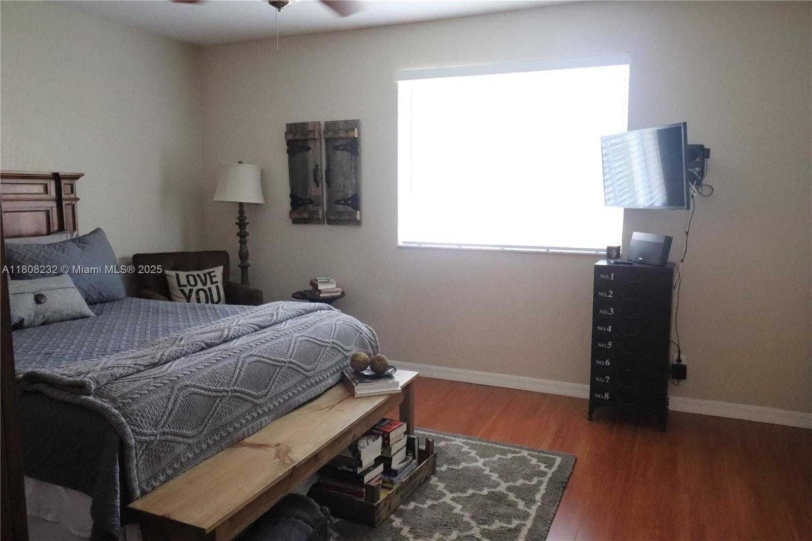 Small Image of 2076 HACIENDA TER #2076, Weston Number 25