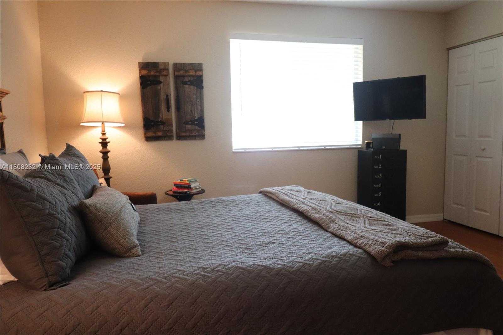 Small Image of 2076 HACIENDA TER #2076, Weston Number 26