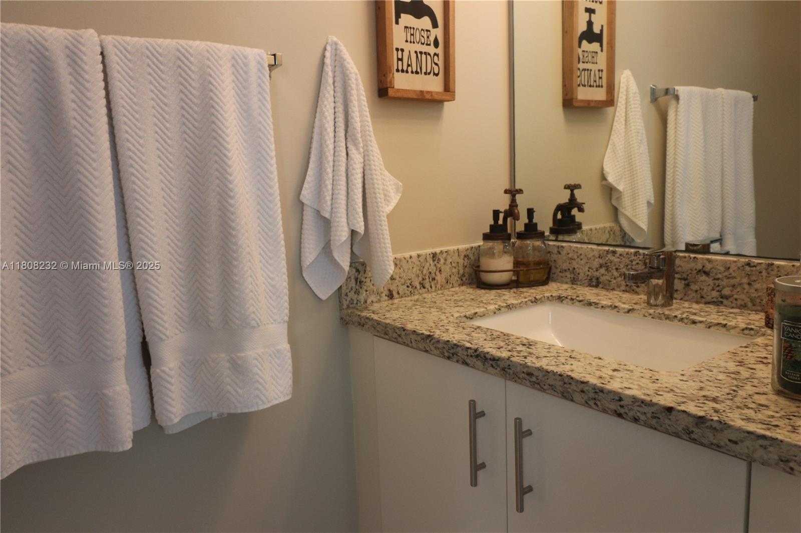 Small Image of 2076 HACIENDA TER #2076, Weston Number 28