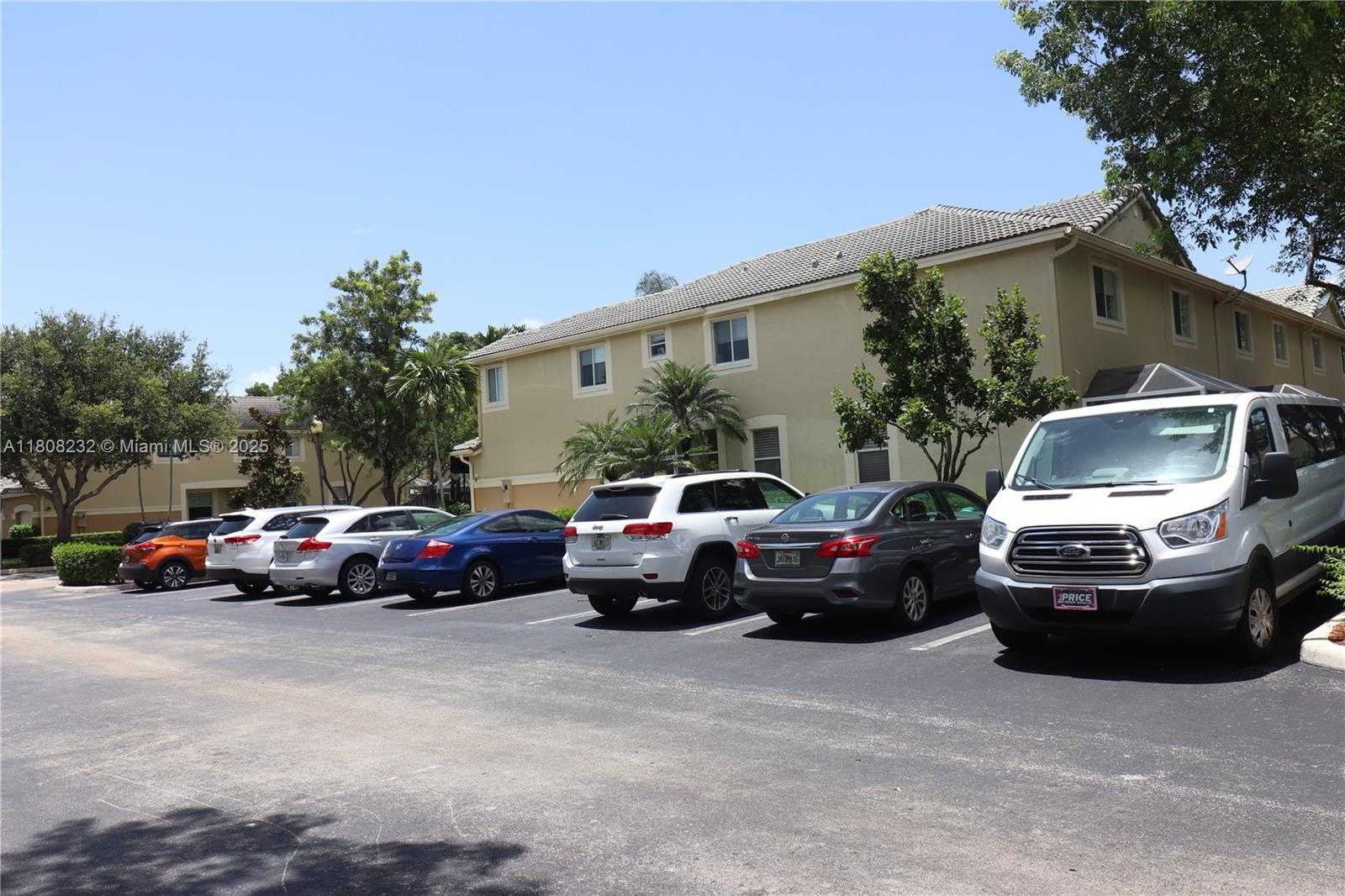 Small Image of 2076 HACIENDA TER #2076, Weston Number 29