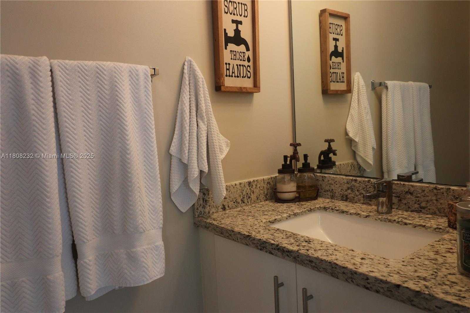 Small Image of 2076 HACIENDA TER #2076, Weston Number 31
