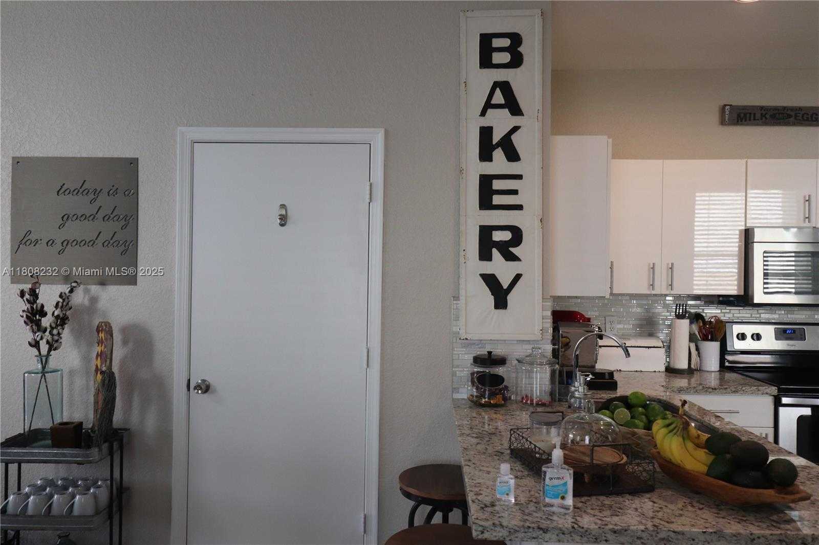 Small Image of 2076 HACIENDA TER #2076, Weston Number 33