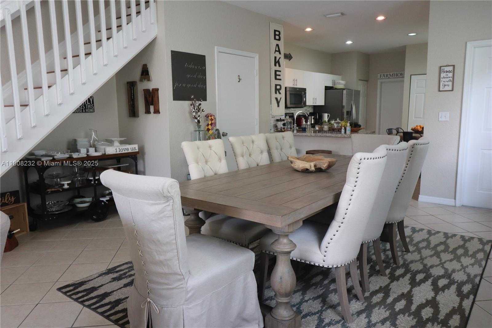 Small Image of 2076 HACIENDA TER #2076, Weston Number 35