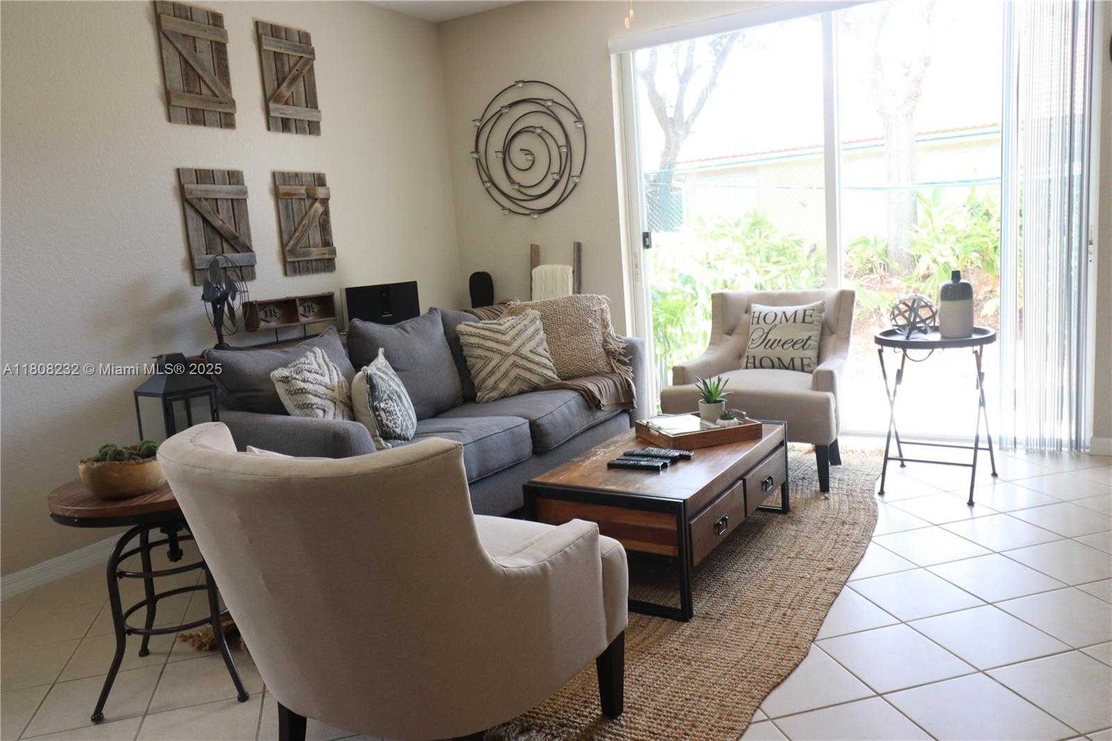 Small Image of 2076 HACIENDA TER #2076, Weston Number 36