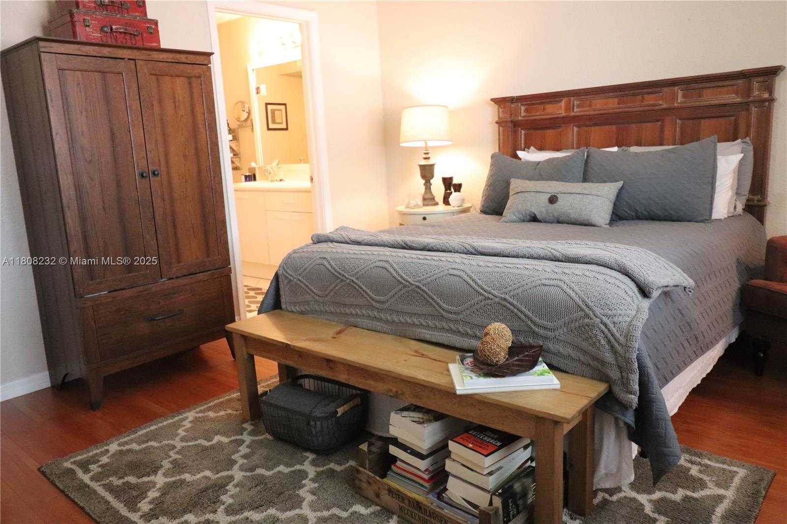 Small Image of 2076 HACIENDA TER #2076, Weston Number 5