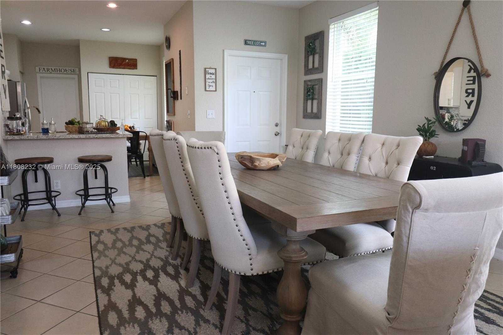 Small Image of 2076 HACIENDA TER #2076, Weston Number 6