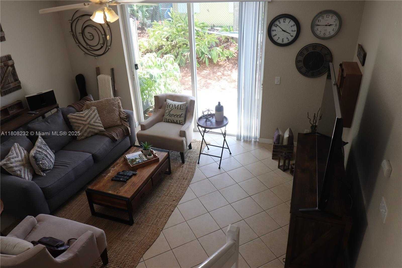 Small Image of 2076 HACIENDA TER #2076, Weston Number 9