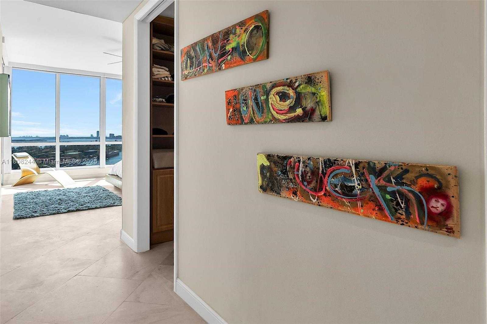Small Image of 100 SOUTH POINTE DR #2104, Miami Beach Number 17