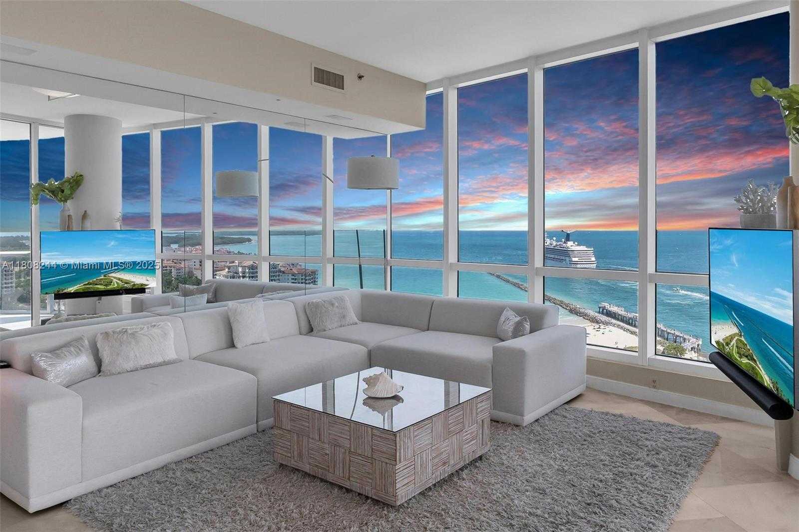 Small Image of 100 SOUTH POINTE DR #2104, Miami Beach Number 2
