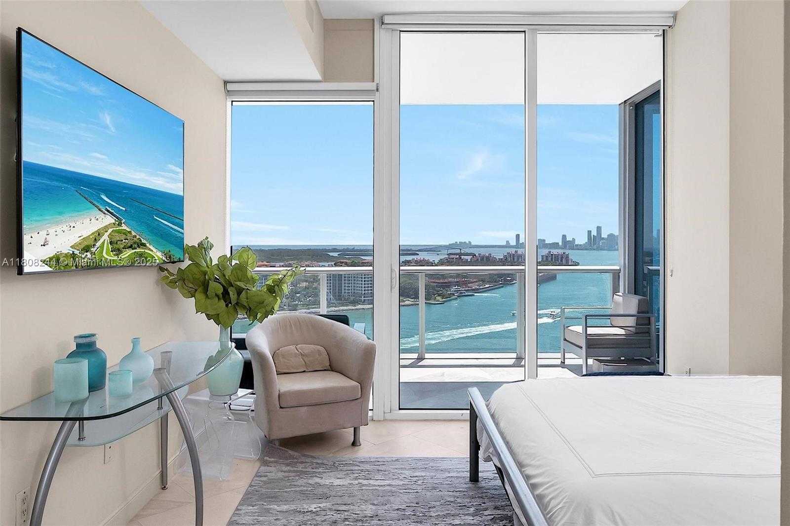 Small Image of 100 SOUTH POINTE DR #2104, Miami Beach Number 20