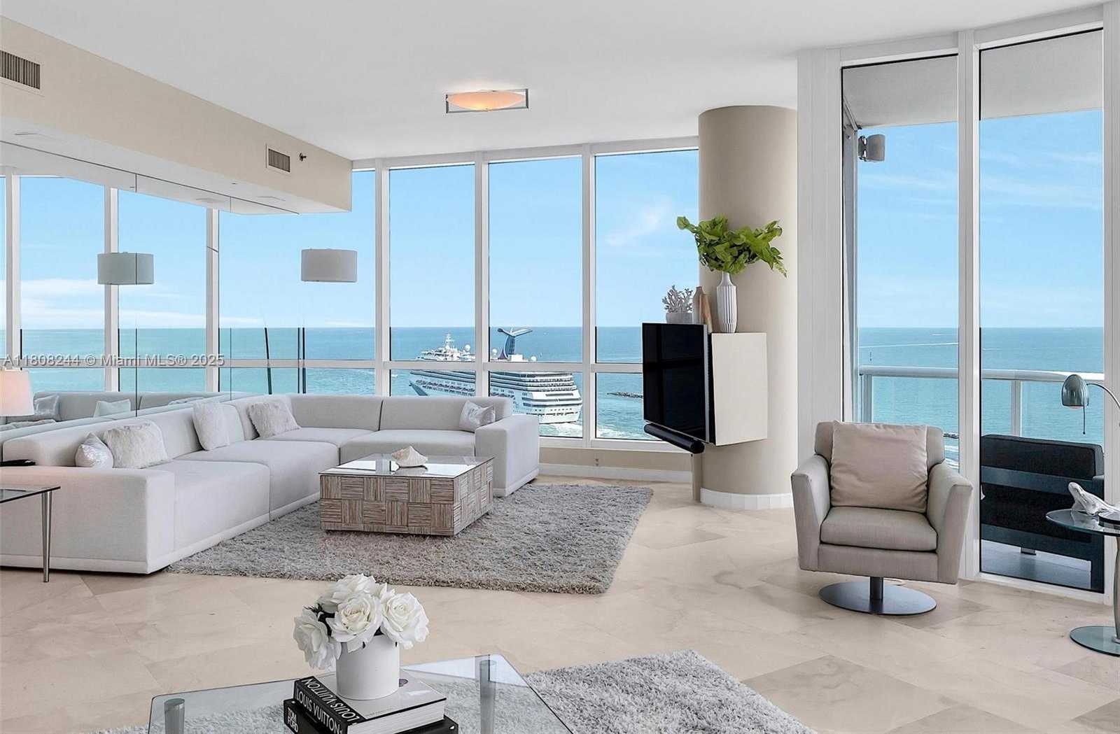 Small Image of 100 SOUTH POINTE DR #2104, Miami Beach Number 6