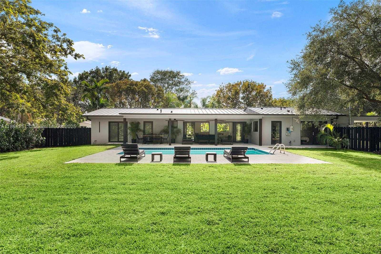 Small Image of 7445 SOUTH WEST 128TH ST, Pinecrest Number 11