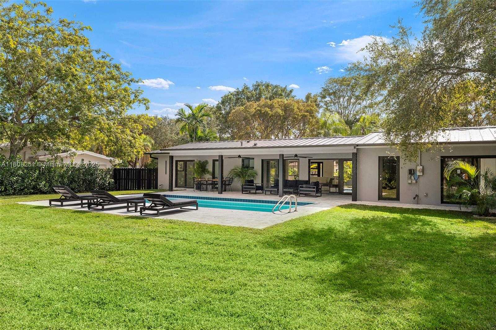 Small Image of 7445 SOUTH WEST 128TH ST, Pinecrest Number 12
