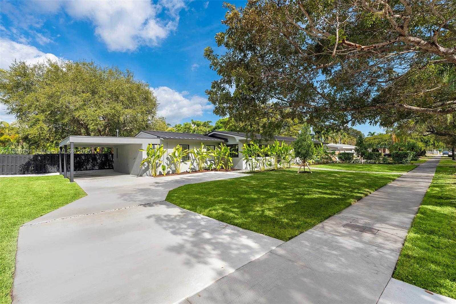 Small Image of 7445 SOUTH WEST 128TH ST, Pinecrest Number 4