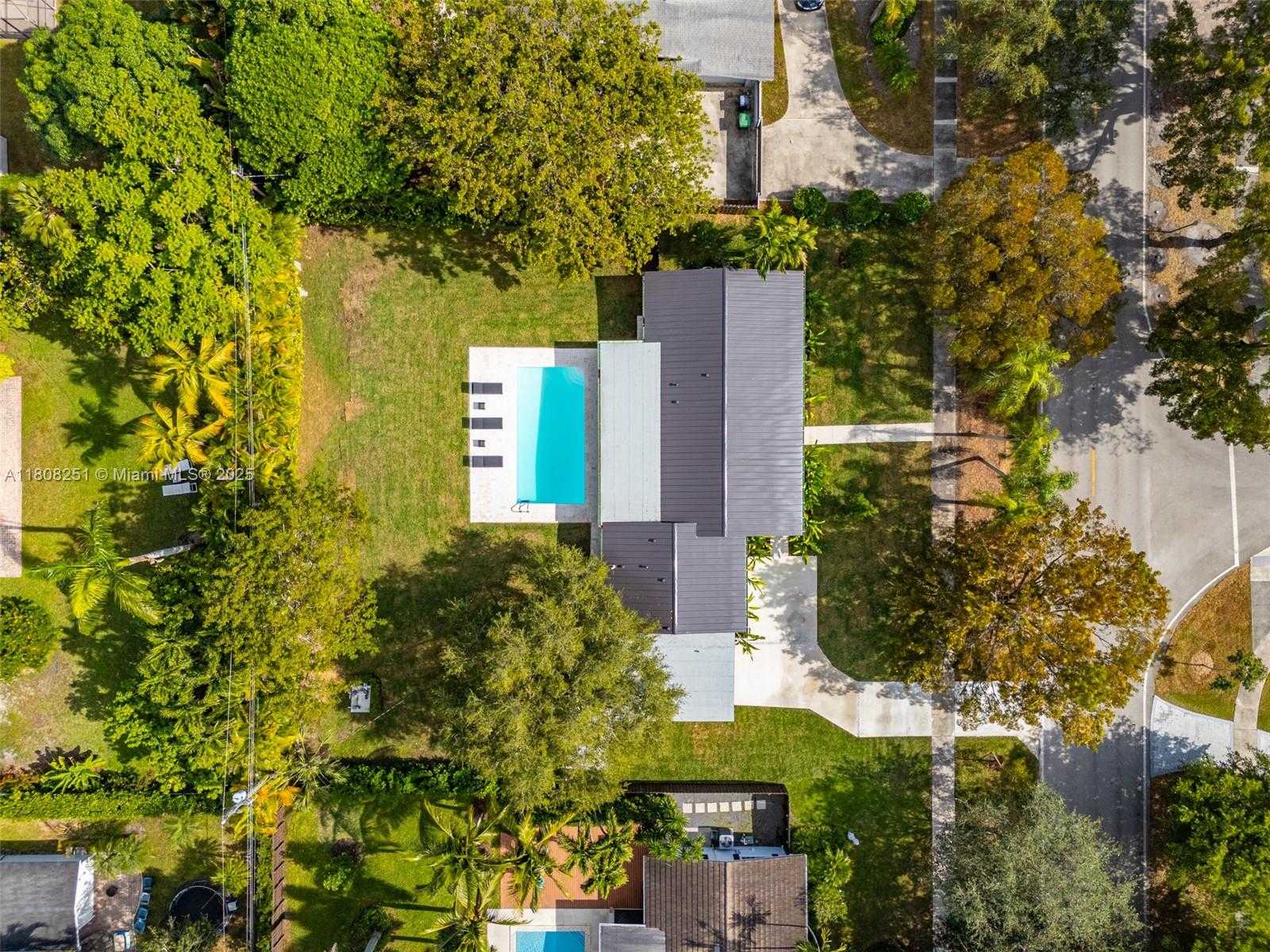 Small Image of 7445 SOUTH WEST 128TH ST, Pinecrest Number 8