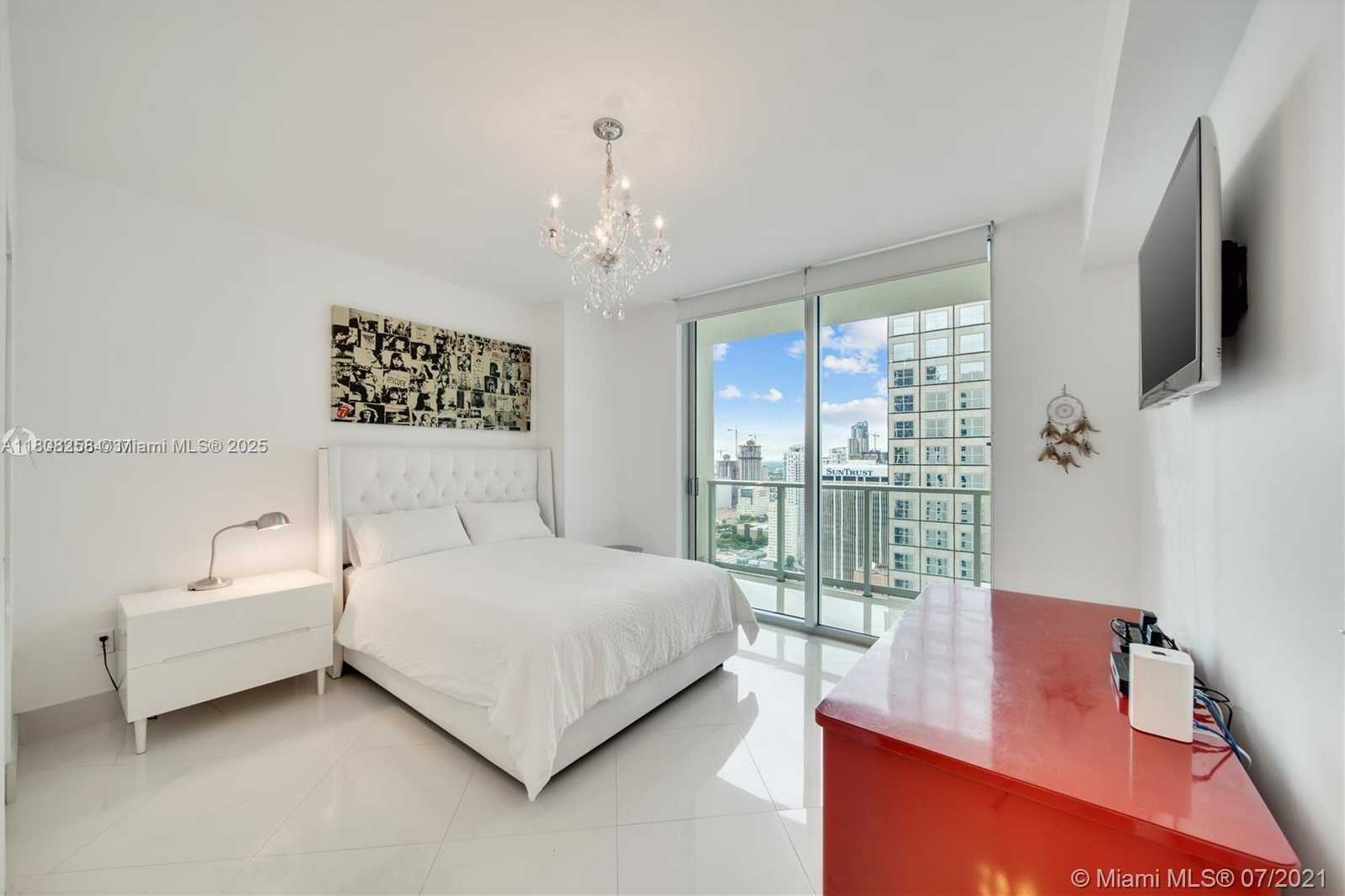 Small Image of 300 SOUTH BISCAYNE BLVD #T-3605, Miami Number 10